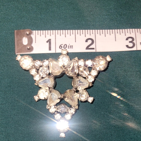 Vintage rhinestone triangle brooch - Picture 4 of 6